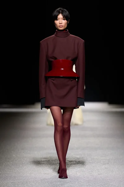 Look 50